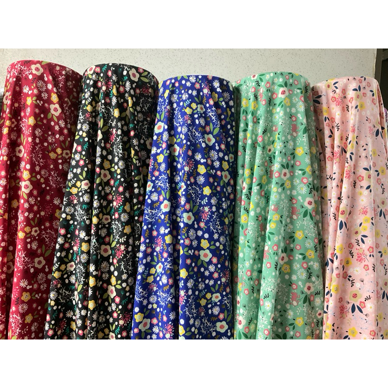 ผ้าไหมอิตาลีลายดอกขนม หน้ากว้าง60นิ้ว/หลาละ65บาทต่อ1หลา สั่งหลายหลาสามารถตัดยาวต่อเนื่ิองได้ ผ้าเนื้อดี นุ่ม ลื่นทิ้งตัว