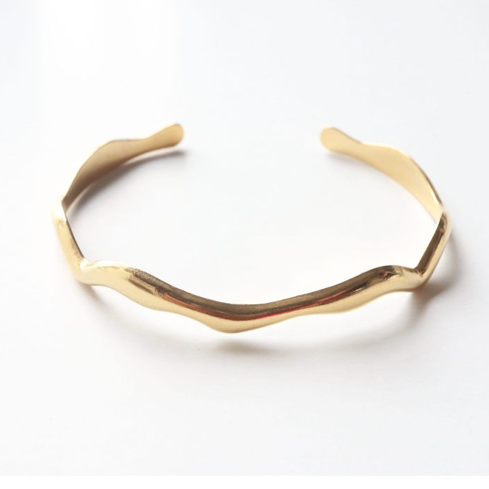 𝐴𝑆𝐻𝐼𝑅𝐴 | กำไลสเเตนเลสสีทอง (18k gold plated) gold wavy stainless bangle