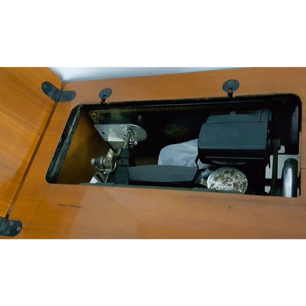 จักรเย็บผ้า ซิงเกอร์ หัวดำ พร้อมมอเตอร์ ไฟโต๊ะ Singer Sewing Machine with motor