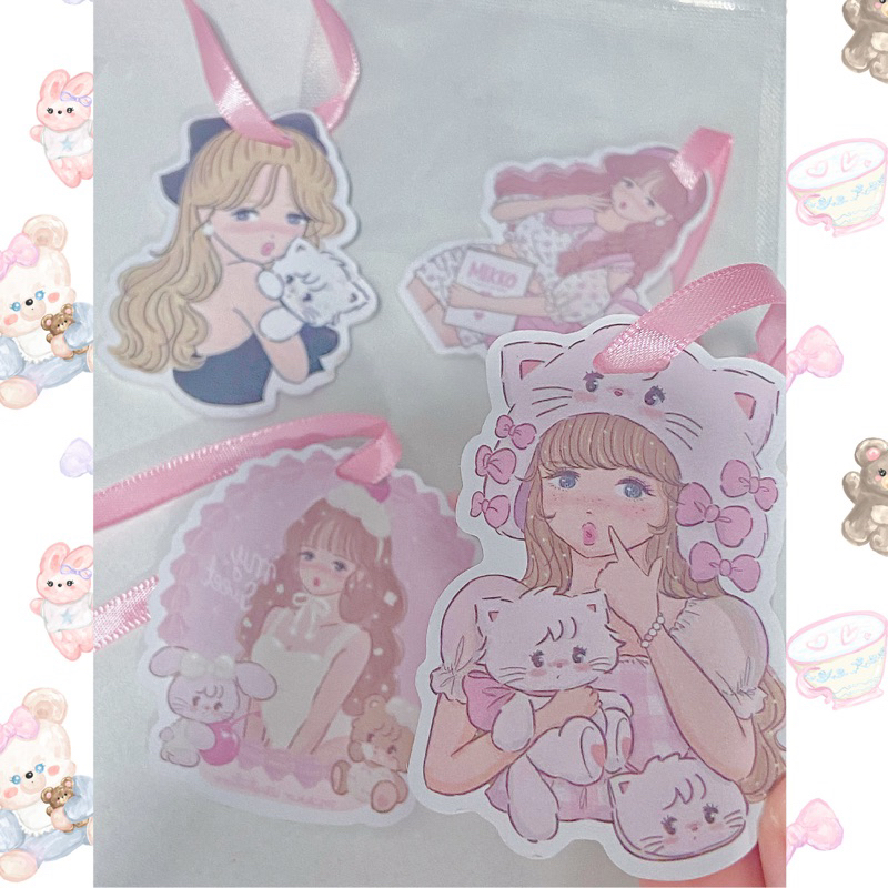 พร้อมส่ง!! แผ่นน้ำหอม แผ่นปรับอากาศ ลายmikkoน้องสาว 2กลิ่น แถมเชือกสีชมพู ดับกลิ่นในรถ ตู้เสื้อผ้า ห้องน้ำ/ห้องนอน มีกลิ
