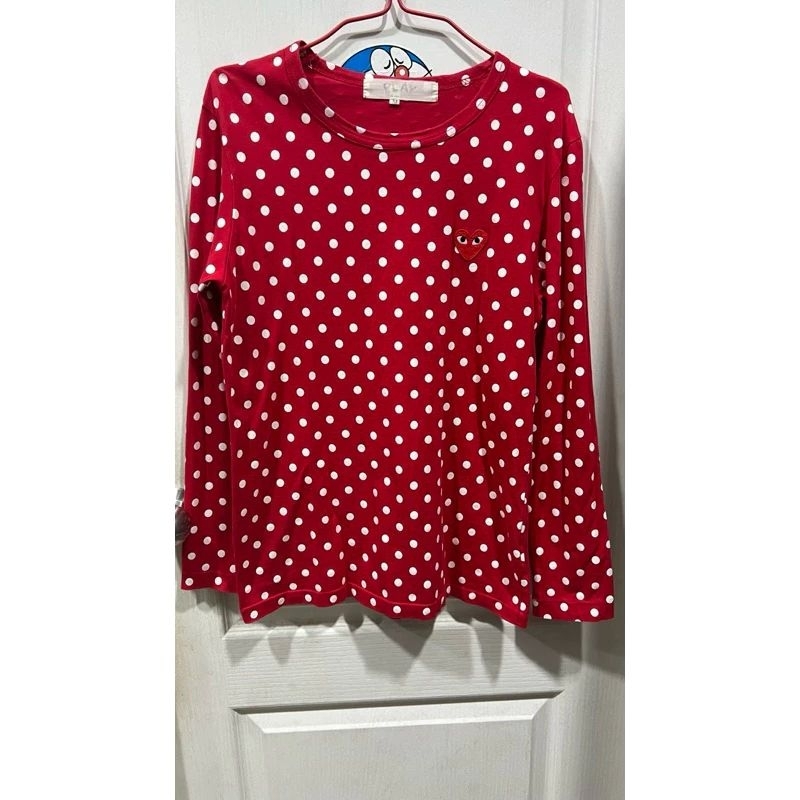 Play Comme Des garcons เสื้อยืด แขนยาว สีแดง ลายจุดขาว ไซส์ M 36-38/26"สภาพดี CDG ของแท้
