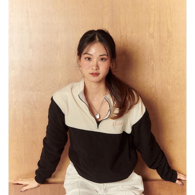 - QUERA Reversible zip-up Sweater -❄️