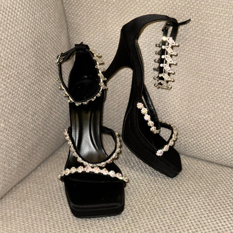 Day1Step รองเท้าส้นสูงเสริมแพลทฟอร์ม รุ่น RENE ฿2,290