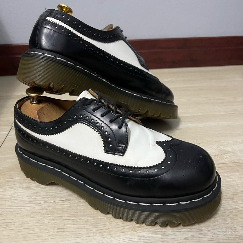 SZ.39-40 Dr.Martens 3989 Bex Black-White ฉลุขาวดำ มือสองของแท้