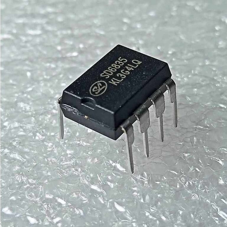 SD6835  DIP-8 AC-DC Controllers & Regulators ยี่ห้อ Silan