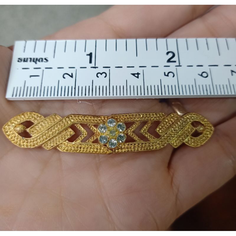 ตะขอเกี่ยวเสื้อคุม ถอดกลางได้ค่ะ. ใช้เหมือนกระดุมจีนค่ะ - รูปที่ 3