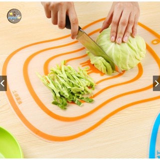 เขียงม้วนได้ เขียงพลาสติก เขียงแบบบาง เขียงพกพา (สุ่มสี)