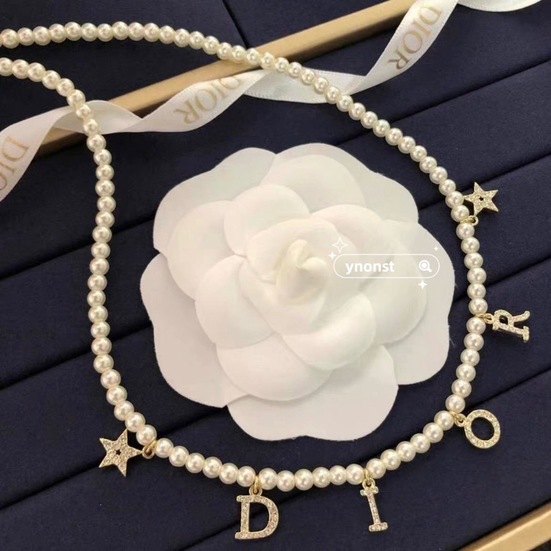 💯  ของแท้  DIOR ตัวอักษรจี้สร้อยคอไข่มุก Evolution ผู้หญิงไหปลาร้าโซ่
