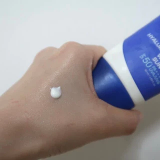 แท้💯พร้อมส่ง Isntree Hyaluronic Acid Watery Sun Gel / Airy Sun Stick SPF50+ PA++++ 50mL กันแดดหน้าชุ่มชื้น ผิวไม่มัน