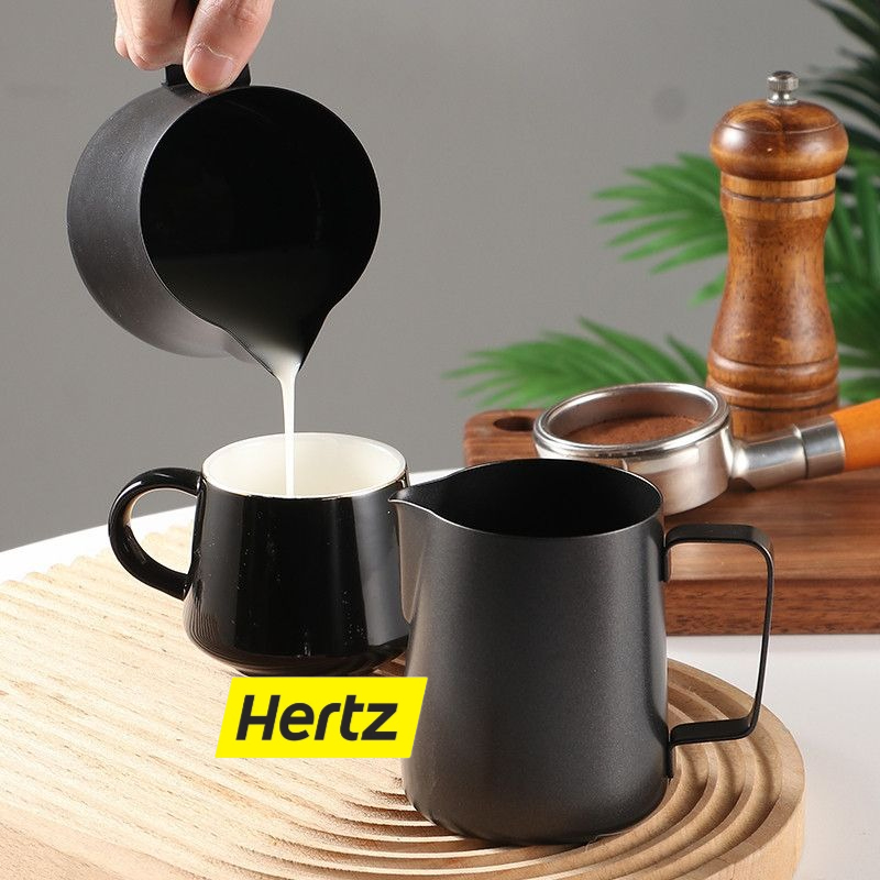 Hertz Cafe เหยือกตีฟองนม สีดำด้าน 350ml 600ml Teflon milk pitcher เหยือกนมลาเต้อาร์ท