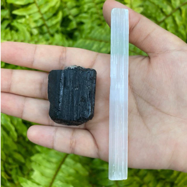 Selenite and Black tourmaline แท่งเซเลไนท์และ เเบล็คทัวร์มาลีน ช่วยชำระล้างพลังงานลบ ปกป้องคุ้มครองจากพลังงานที่ไม่ดี