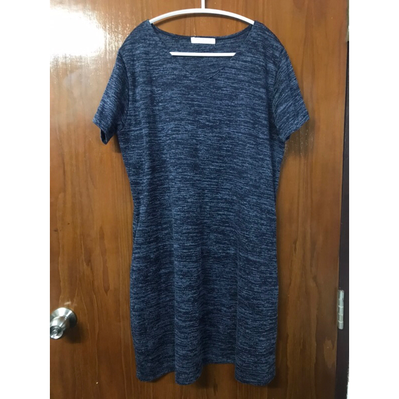 (มือ2) เดรสสั้น ป้าย wara closet คอวี แขนสั้น สีน้ำเงินเทา ลาย เนื้อไหมพรม มีกระเป๋า2ข้าง อก 40-42 ต