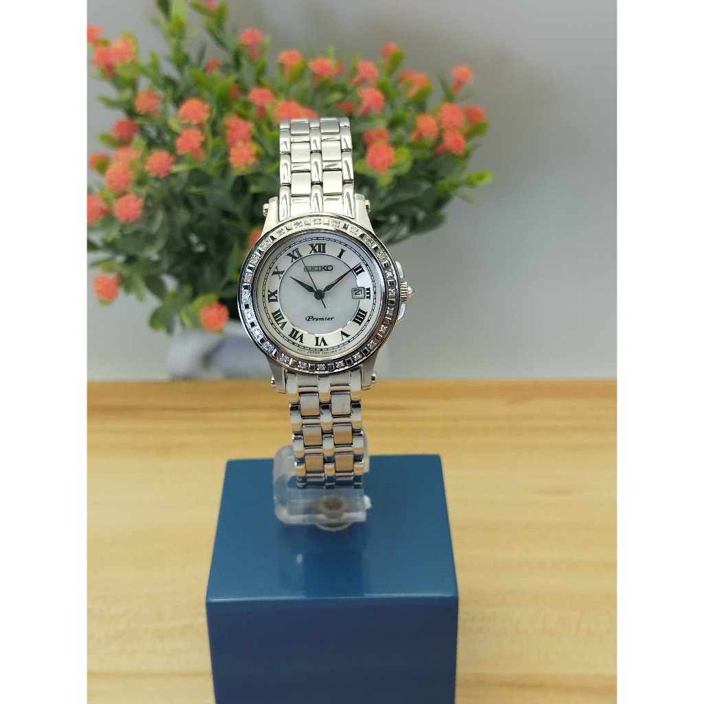 นาฬิกาผู้หญิง  SEIKO Premier เพชรแท้ ( มีใบการันตีของแท้ )สแตนเลส หน้ามุก ระบบควอตซ์  รับประกันศูนย์