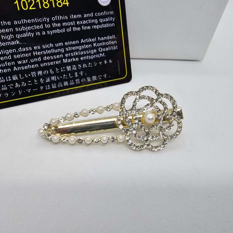 กิ๊บหนีบผม ลายดอกคามิเลีย งานสวยมีให้เลือกสองแบบ เพชร-ไข่มุก พร้อมส่ง ตัวหนีบ ไม่หนักหัว สไตล์เกาหลี
