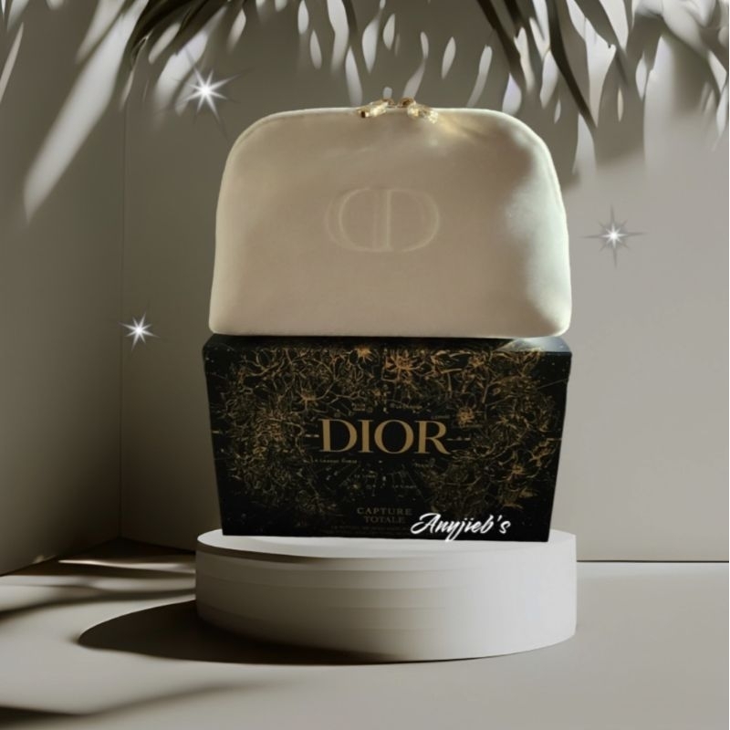 กระเป๋าเครื่องสำอาง Dior Christmas Collection แท้ 💯%
