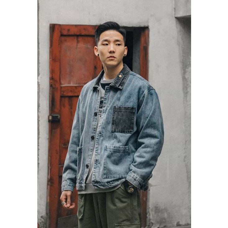 เสื้อแจ็คเก็ตยีนส์ ผู้ชาย สไตล์เกาหลี สามารถใส่เป็นเสื้อคลุมในวันทำงานได้ ให้ลุคเท่ คลาสสิค และดูทันสมัย