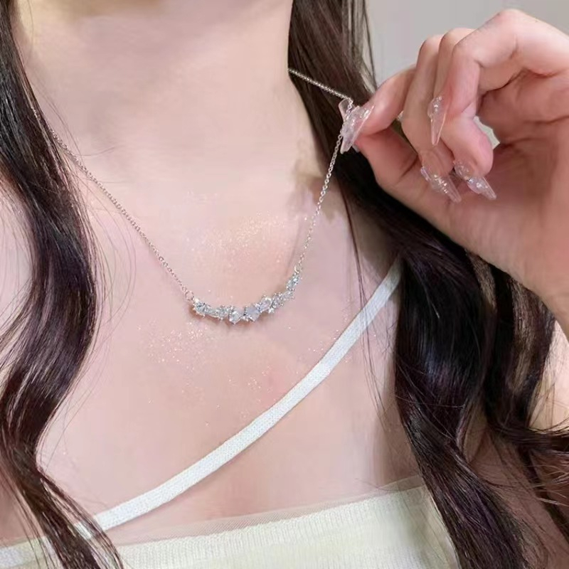 EROS『Wisteria』 สร้อยคอดอกไม้วิสทีเรีย โซ่กระดูกไหปลาร้า มีสไตล์และไม่เหมือนใคร แวววาว ผู้หญิง สร้อยคอเค้นคอ
