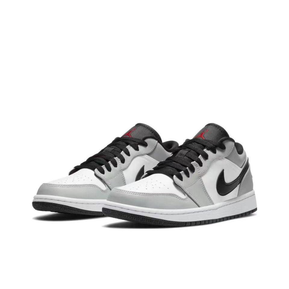 ของแท้ 100 % Nike Air Jordan 1 Low Light Smoke Grey สีเทา