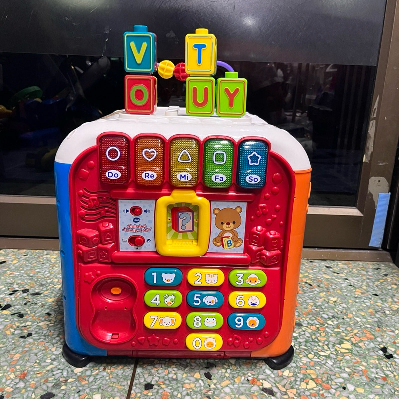 Vtech Alphabet Activity Cube กล่องกิจกรรม ของเล่นเสริมพัฒนาการ **มือสอง**