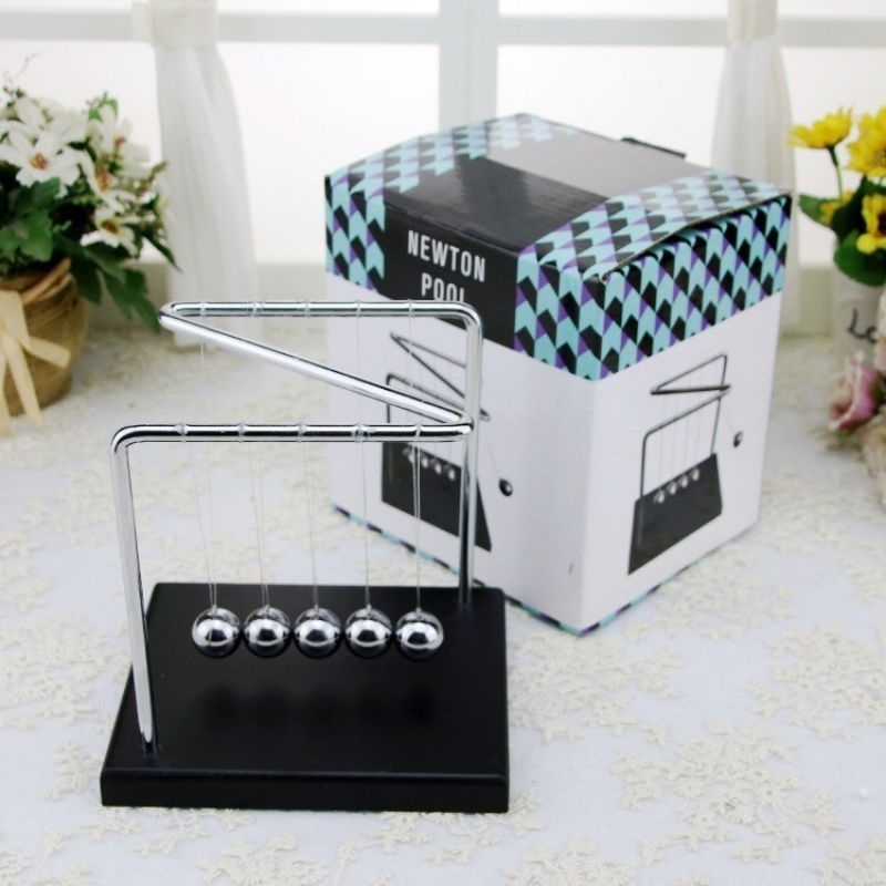 ลูกตุ้มโมเมนตัมโลหะ 5 ลูก Newton Cradle