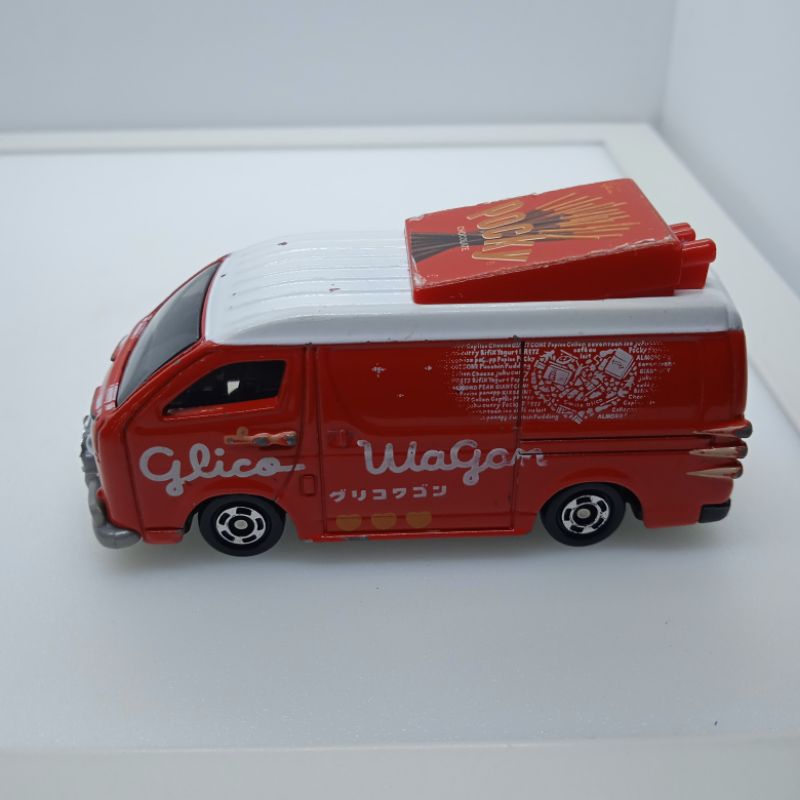 🟣🟠Tomica Toyota Hiace Gulico Wagon