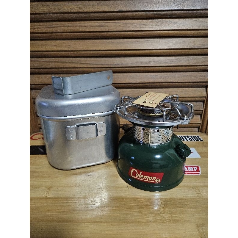coleman 501-960 stove and Aluminum Cook Kit