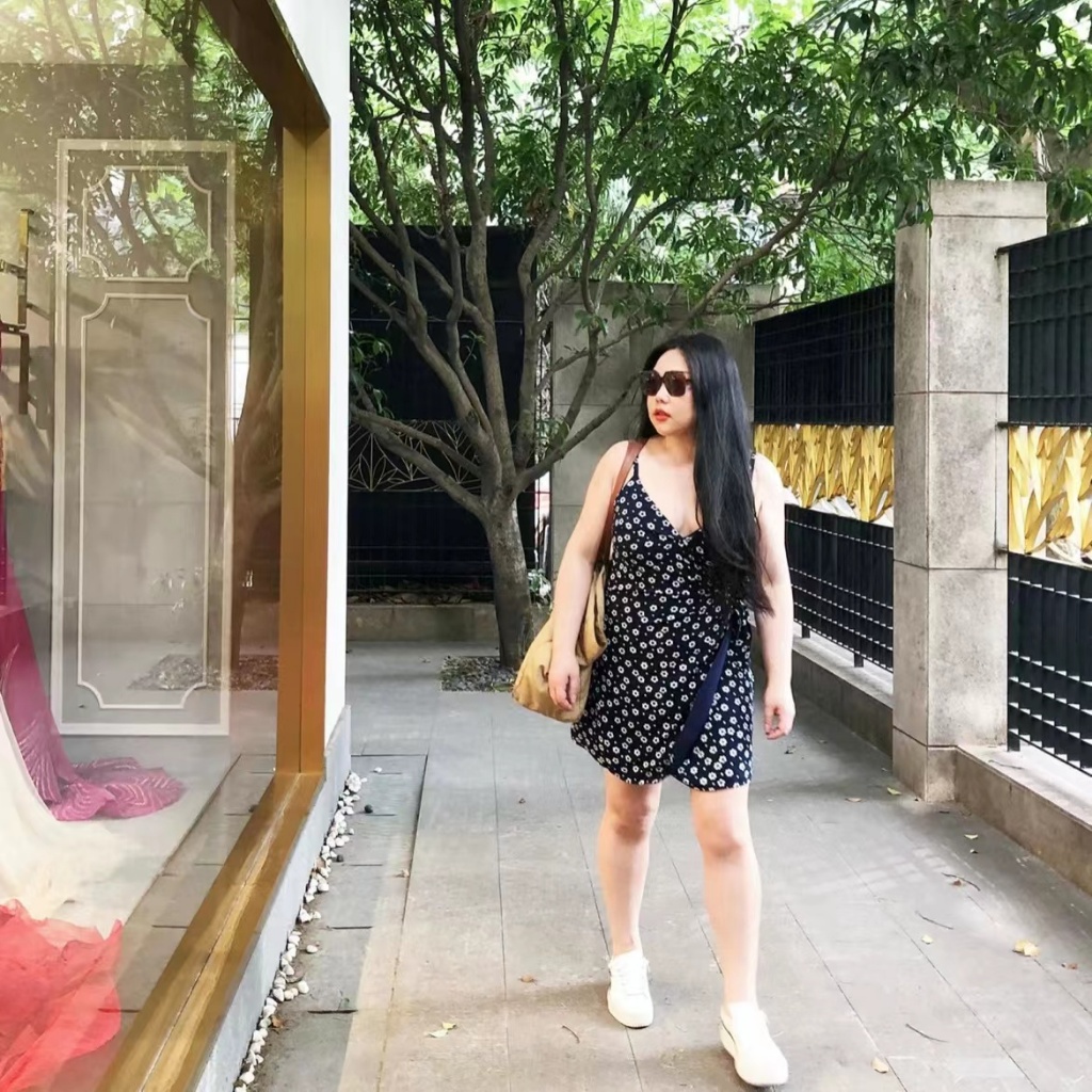 CiCi Plus+(3197)เดรสสั้นสายเดี่ยว ผ้าโพลี แบบพันตัว มีรูสอดด้านข้าง สายปรับได้ ผ้าพริ้วใส่สวย สไตล์สาวพลัสไซส์ - รูปที่ 3