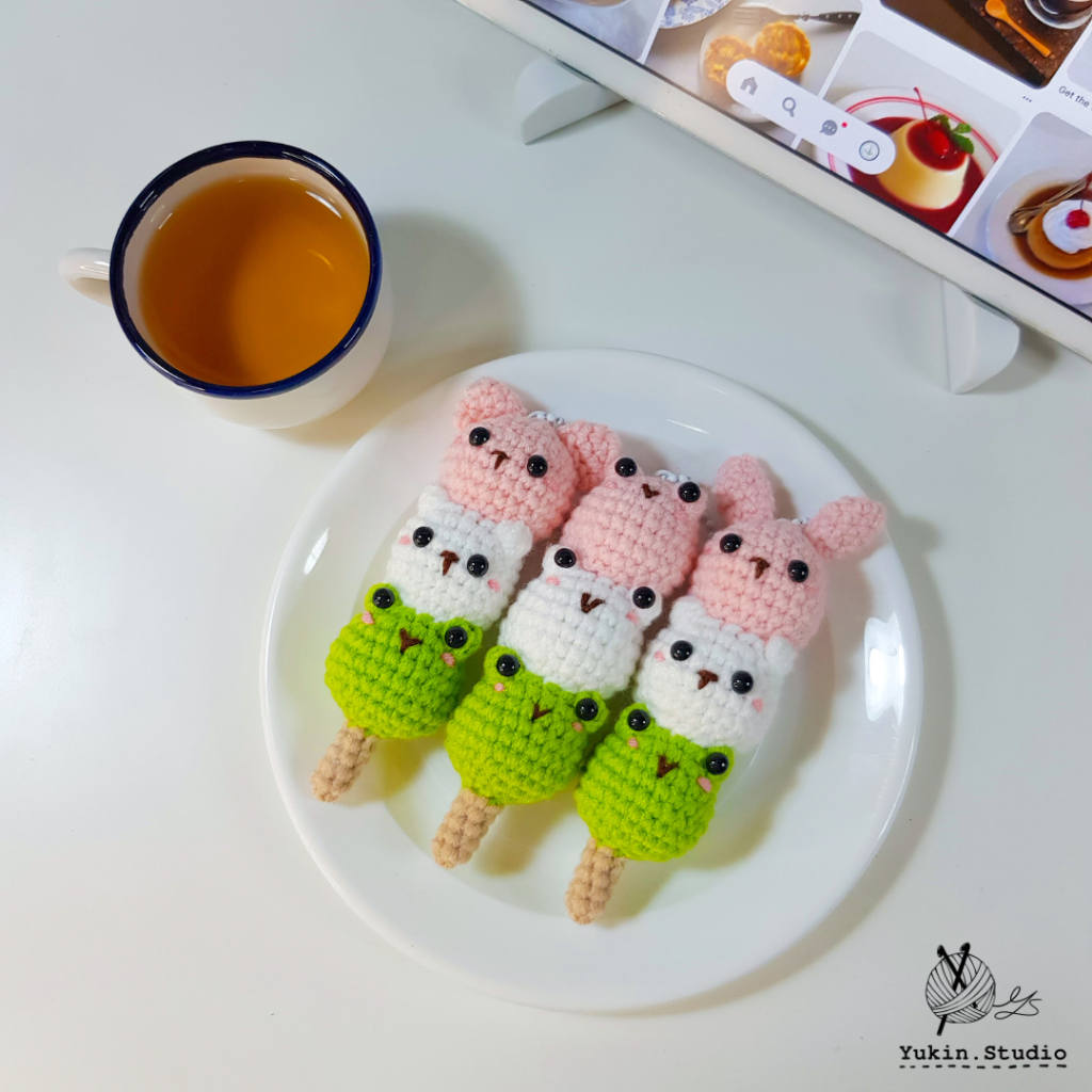 Trio Dango Crochet Keychain (พวงกุญแจถัก น้องดังโงะสามสหาย)