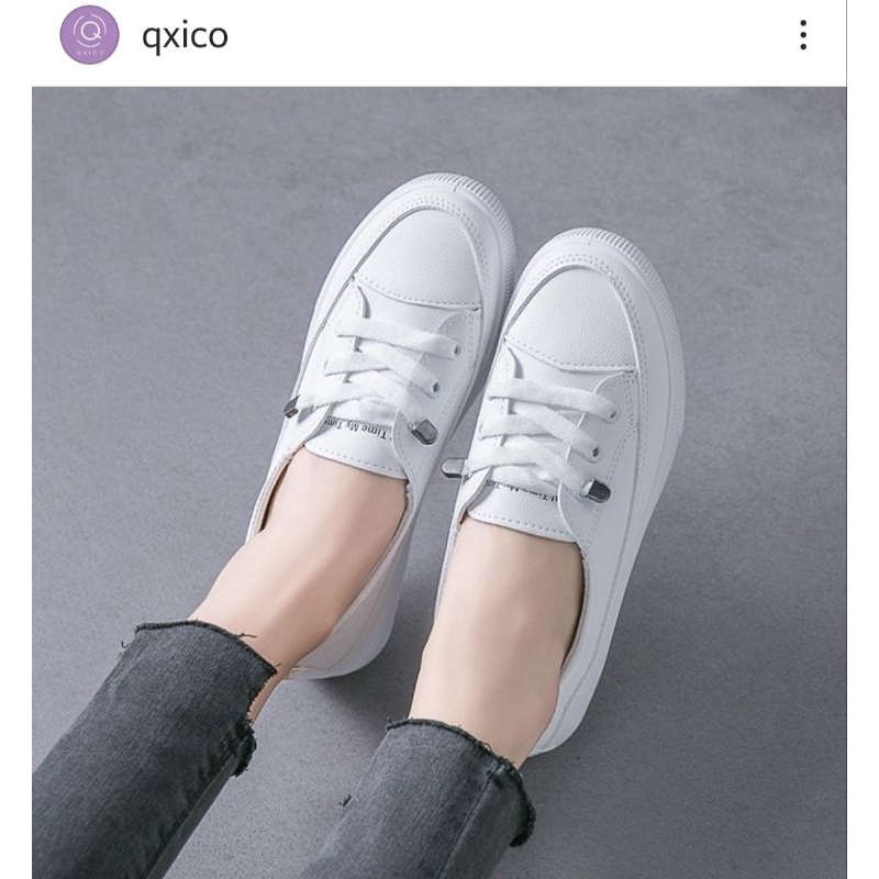 รองเท้าสีขาว qxico นินิมอล