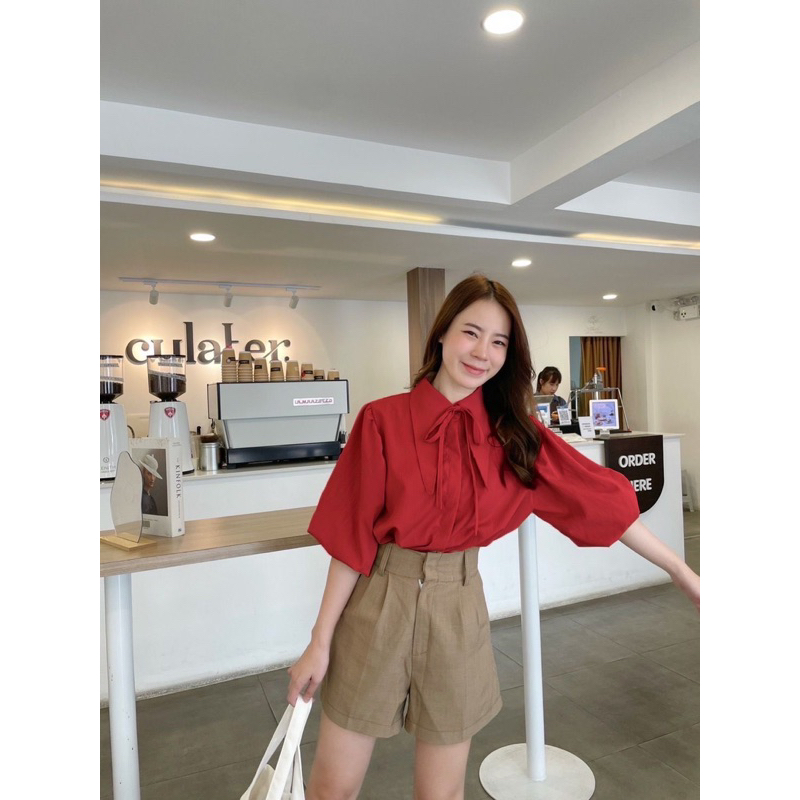 WSHOP เสื้อเชิ้ตหูกระต่าย สีแดงเข้มขับผิวสุด แถมสายผูกคอ1เส้นน่ารักมาก