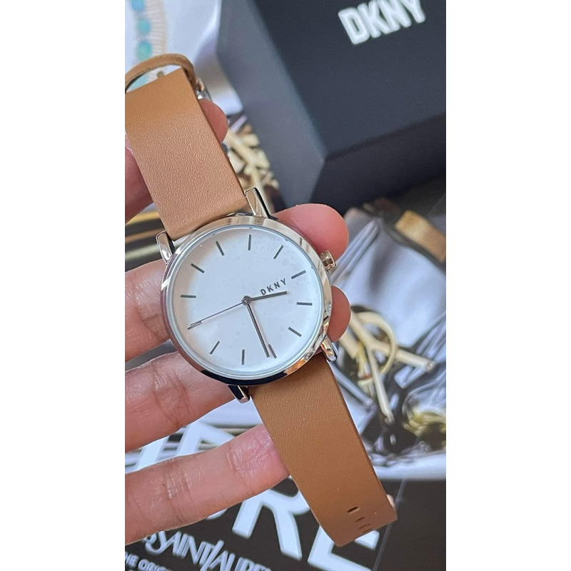 พร้อมส่ง 🔥Sale 2399🔥 ถูกเว่อร์วัง นาฬิกา DKNY Soho Three-Hand Brown Leather Watch NY9202 ขนาด 34