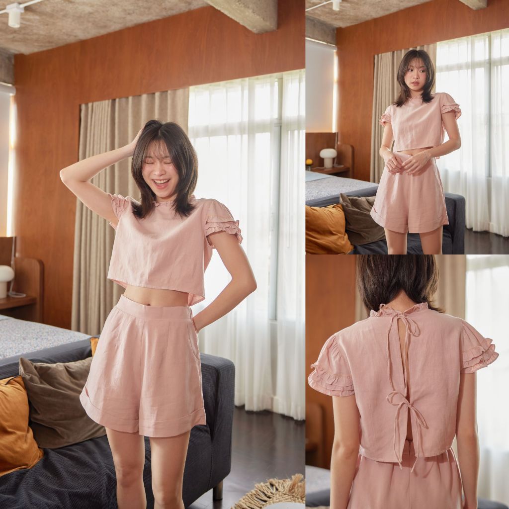 ครีม/ชมพู/แดง SLYQ MADE ROSEE RUFFLE TIE BACK LINEN BLOUSE เสื้อเบลาส์แขนสั้นผ้าลินินผูกหลัง