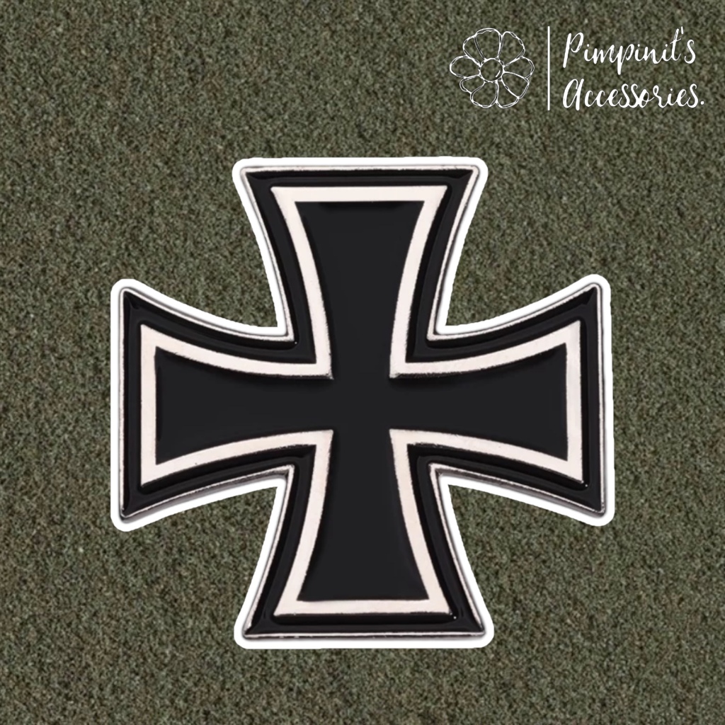 ʕ •ᴥ•ʔ พร้อมส่ง : เข็มกลัดลายสัญลักษณ์ไม้กางเขนสีดำ | Black Cross Symbol Enamel Brooch Pin.