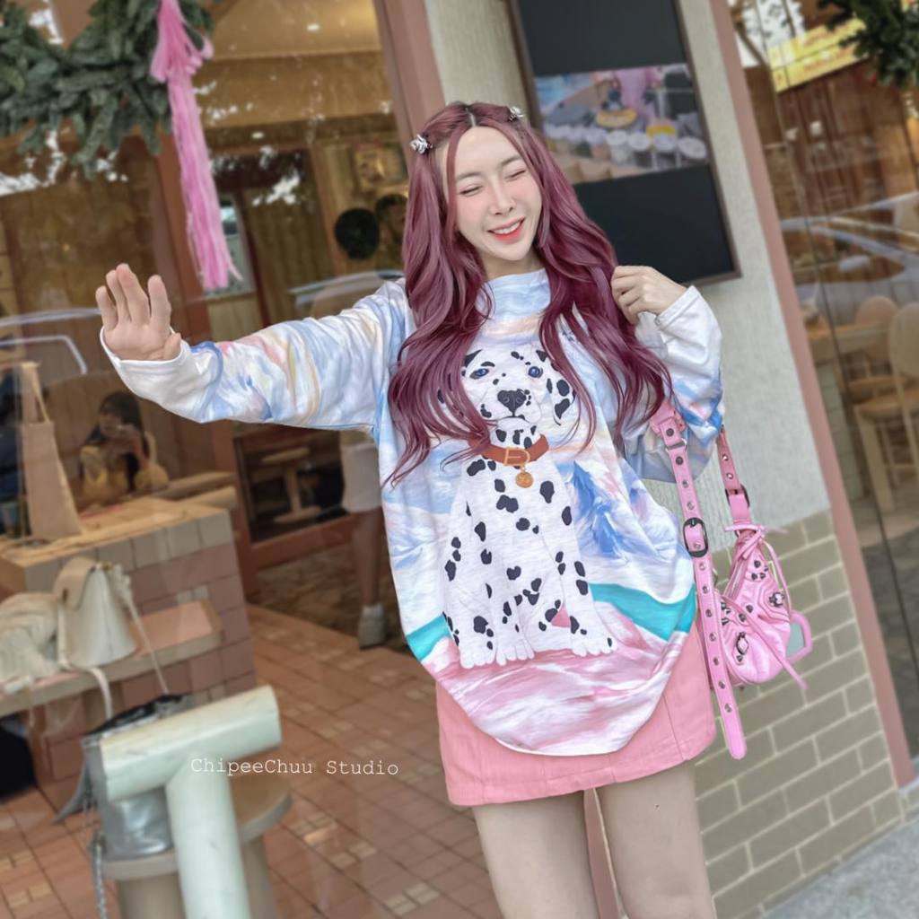 “Korea Oversize” เสื้อโอเวอร์ไซส์แขนยาว พิมพ์ลายน้อง Dalmatian เนื้อผ้ามัดย้อม สกรีนฝังผ้าไม่หลุดไม่ลอก ราคา ถูกที่สุด ดีลบีเคเค แกลเลอรีภาพที่ 3