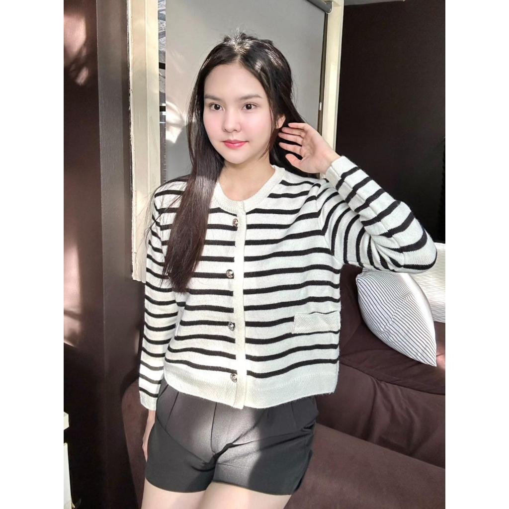 villie Onnie Cardigan เสื้อคาร์ดิแกนลายทางผ้าไหมพรม