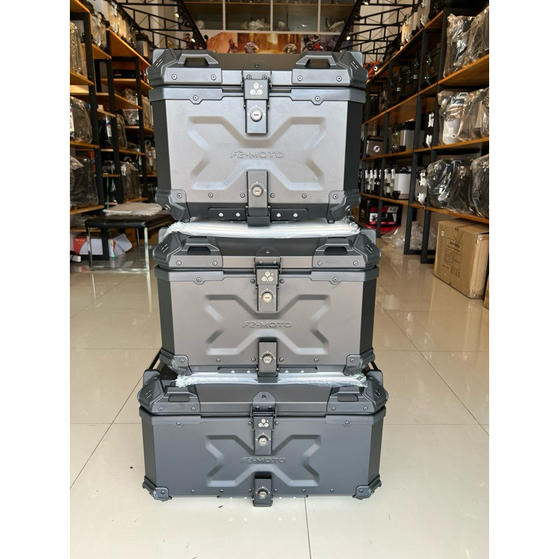 พร้อมส่ง F2MOTO 45L-55L-65L ลายX กล่องท้ายมอเตอร์ไซค์ กล่องหลังมอเตอร์ไซค์ พร้อมของแถมอินเนอร์ เบาะพิงหลัง