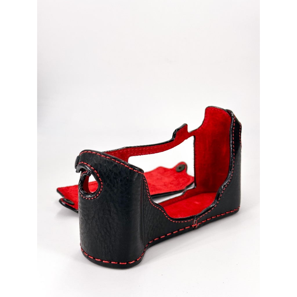 [NEW] เคสกล้องไลก้า และสายกล้อง หนังแท้ จากอิตาลี Luigi case for Leica M240/MP with built-in grip