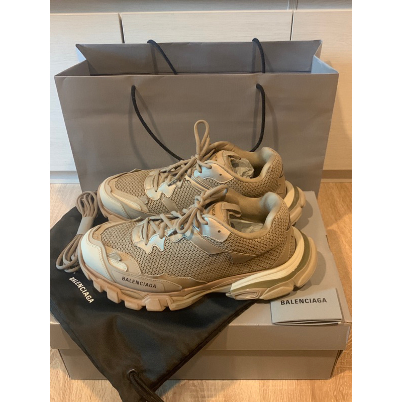 รองเท้า Balenciaga Track.3 Sneaker ของแท้ ช็อปไทย 💯