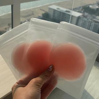 ซิลิโคนปิดจุก เนื้อนิ่ม ทรงกลม กันโป๊ สีเนื้อ จำนวน 1 คู่