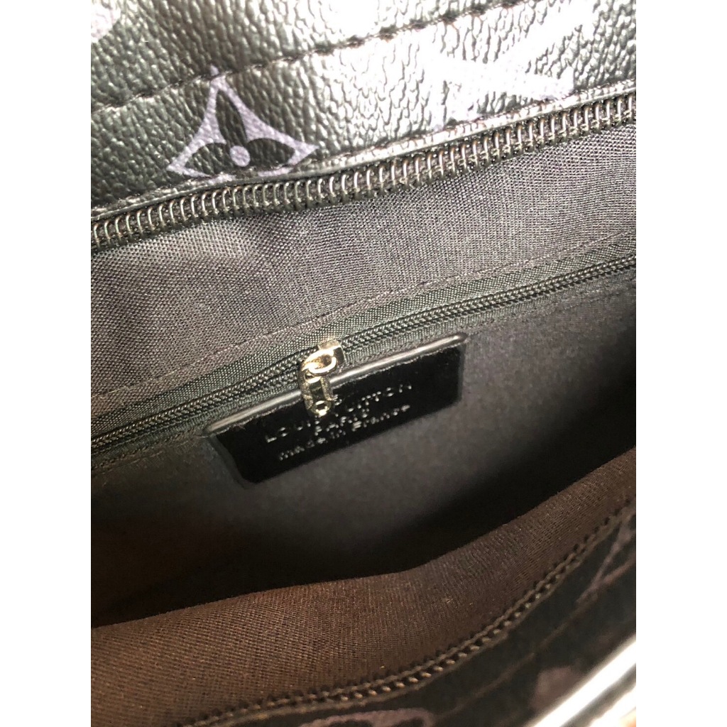 กระเป๋าสะพายข้างผู้ชายขนาด 10 นิ้ว(25cm*23cm*5cm)สินค้าพร้อมส่งรับประกันสินค้าตรงปก 100% จัดส่งรวดเร็ว - รูปที่ 4