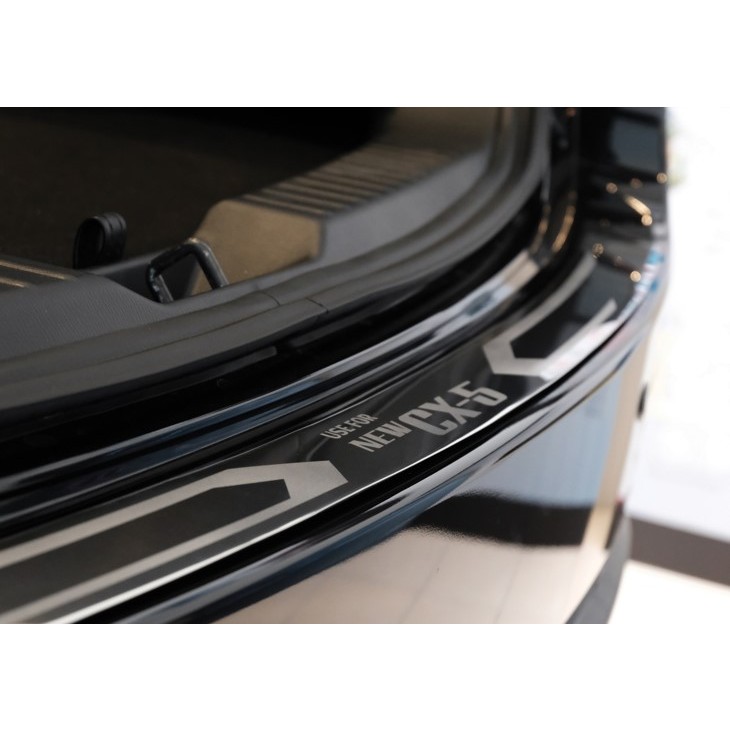 MAZDA CX5 2017 - 2024 กันรอยท้ายยิงทราย กันรอยท้าย สเเตนเลสยิงทราย กันรอยประตูหลัง ชุดแต่ง ของแต่ง ช