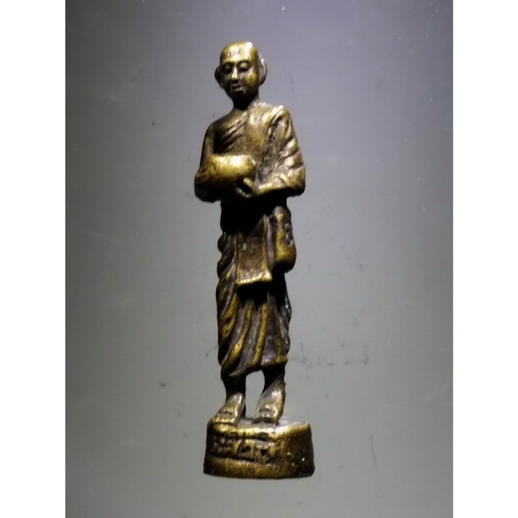 Antig Fast 1588  รูปหล่อพระสิวลี อุ้มบาตร เนื้อทองเหลืองรมดำ หล่อตัน ไม่ทราบที่ เก่าครับ มีอายุ