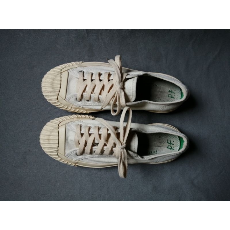 Pf flyers รองเท้าผ้าใบสีขาวครีม