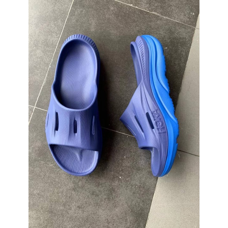 รองเท้าแตะแบบสวมของผู้ชายมาใหม่-พร้อมส่ง
