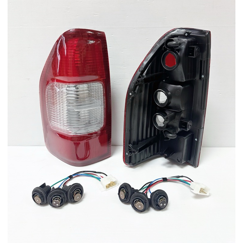 (มีขั้ว)ไฟท้าย ISUZU DMAX D MAX D-MAX ปี2003 2004 2005 ดีแม็กซ์