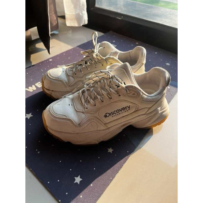 รองเท้า discovery มือสอง ไซส์ 38 (240ซม)