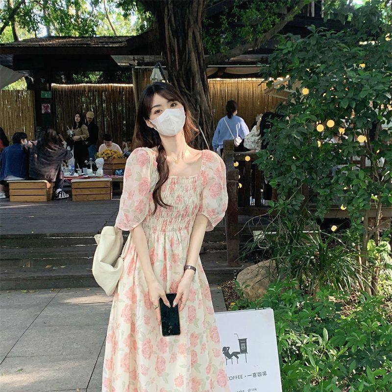 Lucky yj  ชุดเดรสใหม่ฤดูใบไม้ผลิและฤดูร้อนกระโปรงสาวร้อนลายดอกไม้ระดับไฮเอนด์อ่อนโยน