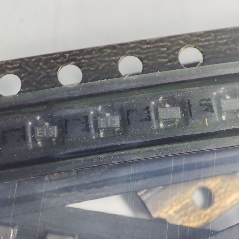 10 ชิ้น DTA143Z (E13) ,SOT 523 , PNP Transistor.