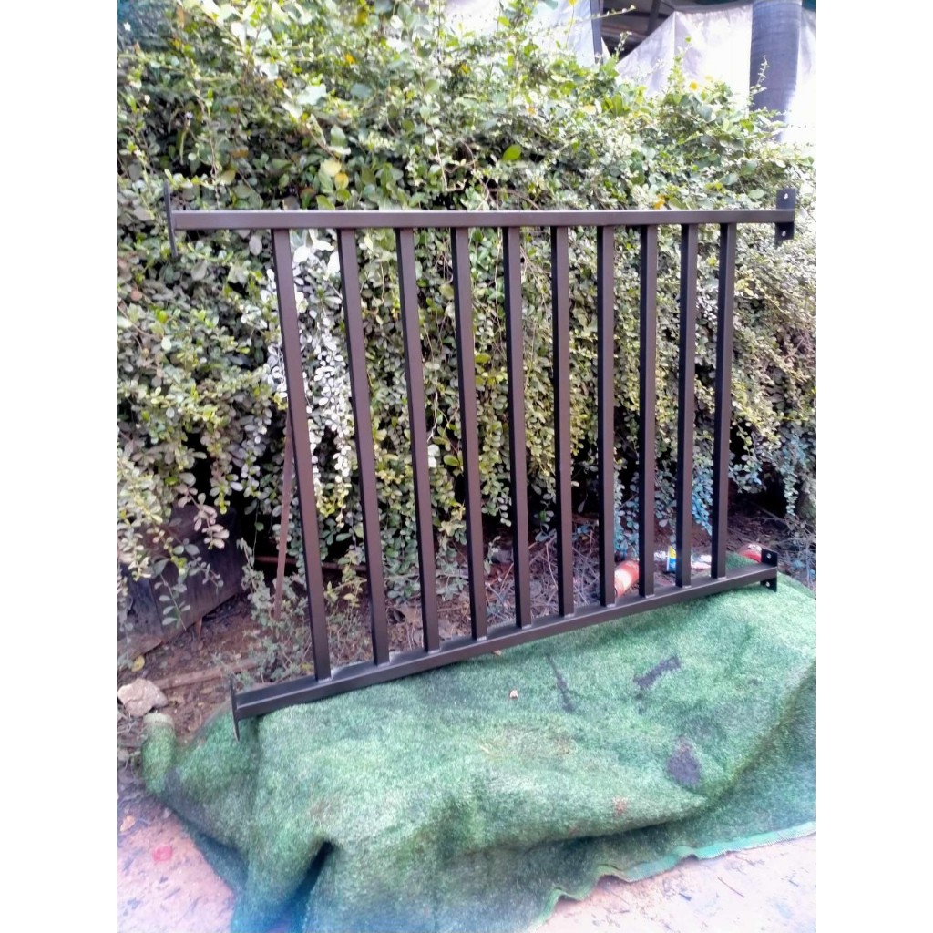 Pradoo'Siam รั้วสันกำแพงเหล็ก สำเร็จรูป  รั้วเหล็กกั้น แข็งแรง อายุการใช้งานยาววนาน สีขาวและสีดำด้าน