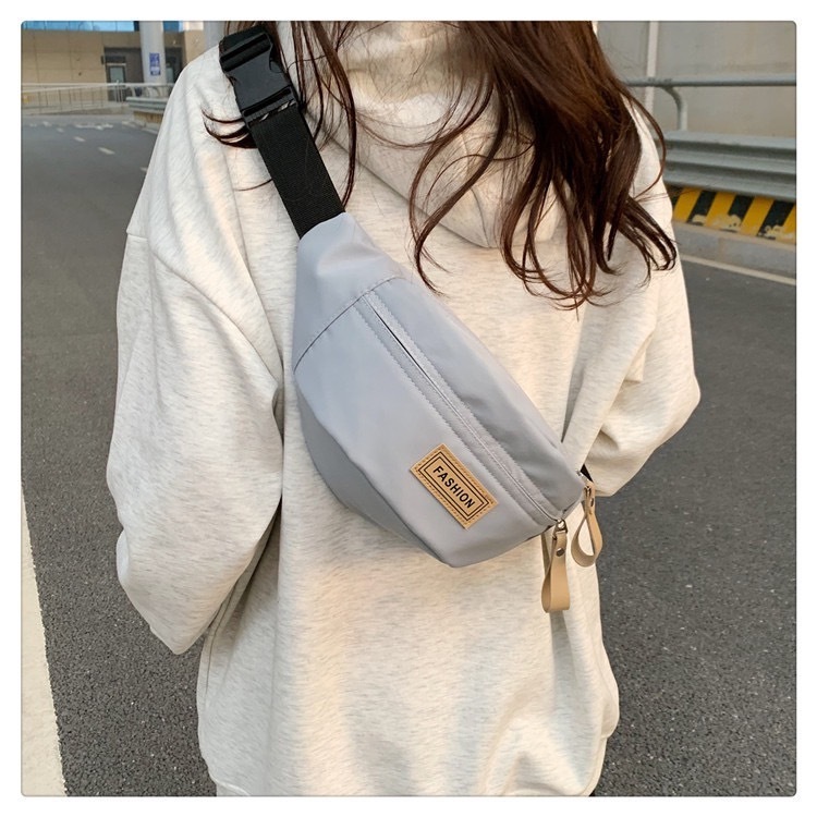 กระเป๋าคาดอก คาดเอว สะพายข้าง  สไตล์สปอร์ต สไตล์นี้เท่มาก ใบใหญ่ 5 สี ธรรมดา 1043